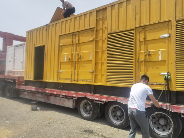 祁连除了负载情况和发动机维护，还有哪些因素会影响 200kw 柴油发电机的油耗？